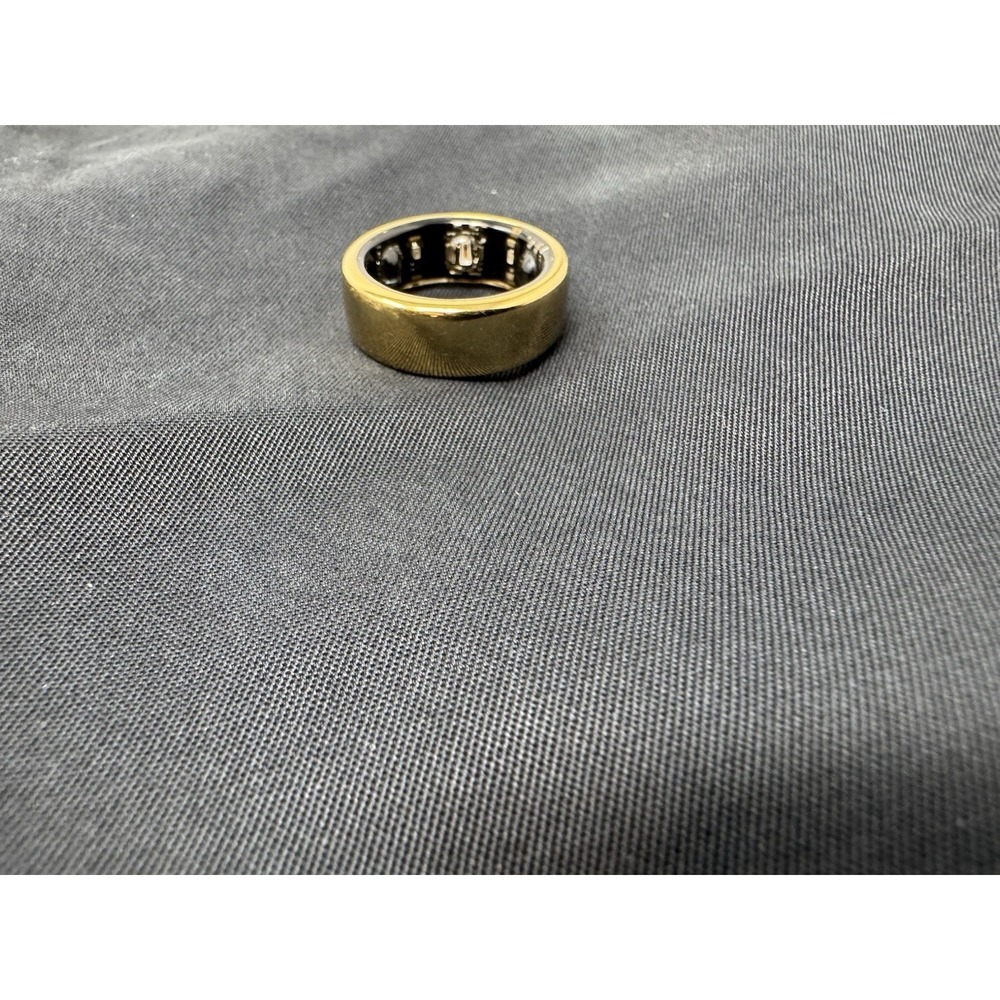 Oura Ring Gen3 Horizon Size 8- Gold JZ90-51383-08 - Picture 3 of 5